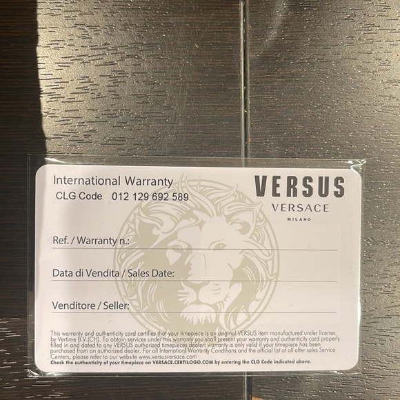 AUTHENTIC Versus Versace watch gold tone item number VSPGR2318 NWT WOMENS - Picture 3 of 6